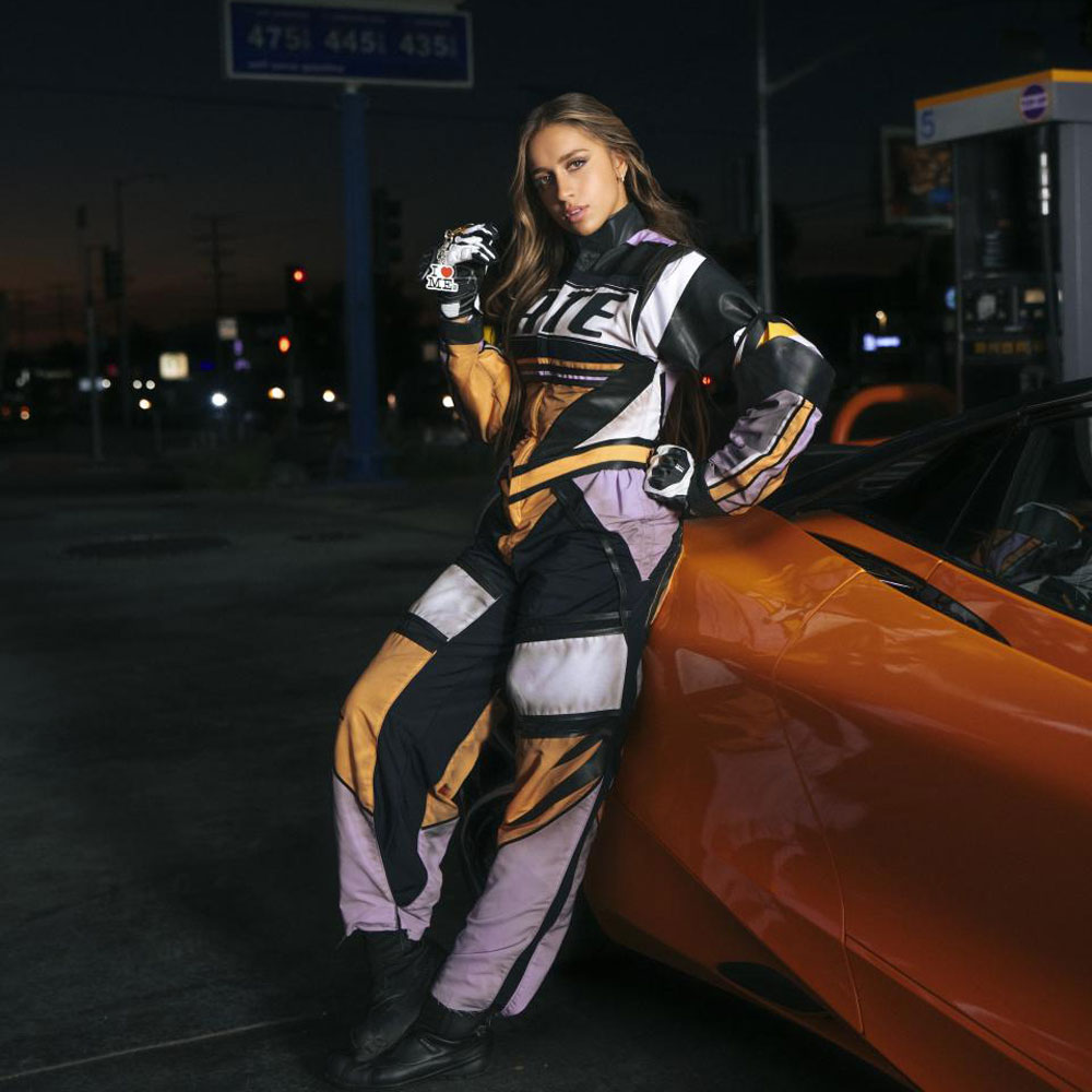 tate-mcrae-sports-car